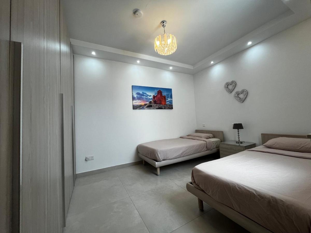 Stunning Penthouse, 2 Bedroom, Heart Of 斯利马 外观 照片